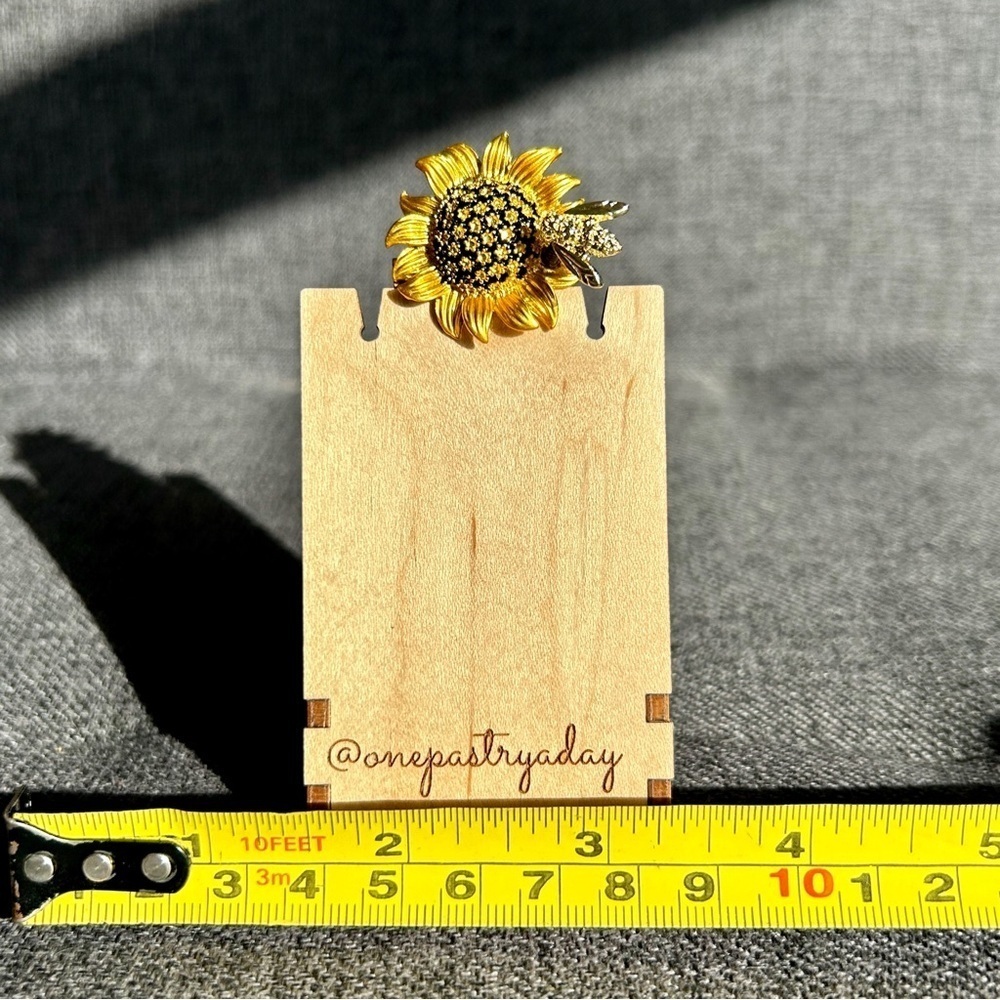 Sunflower + Bee Rhinestone Fashion Brooch, Pin, Bling, Sparkly, Yellow, Black - Picture 10 of 16